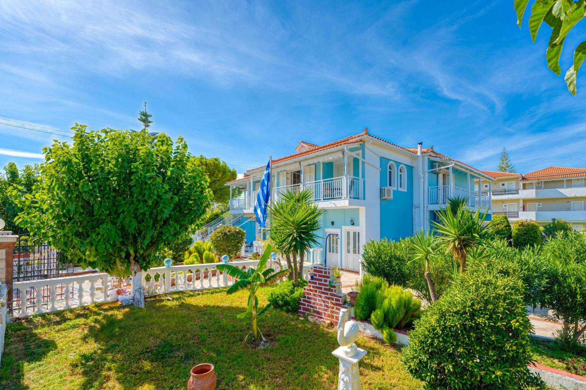 Stathis Beachfront Luxury Rooms Kalamákion Extérieur photo