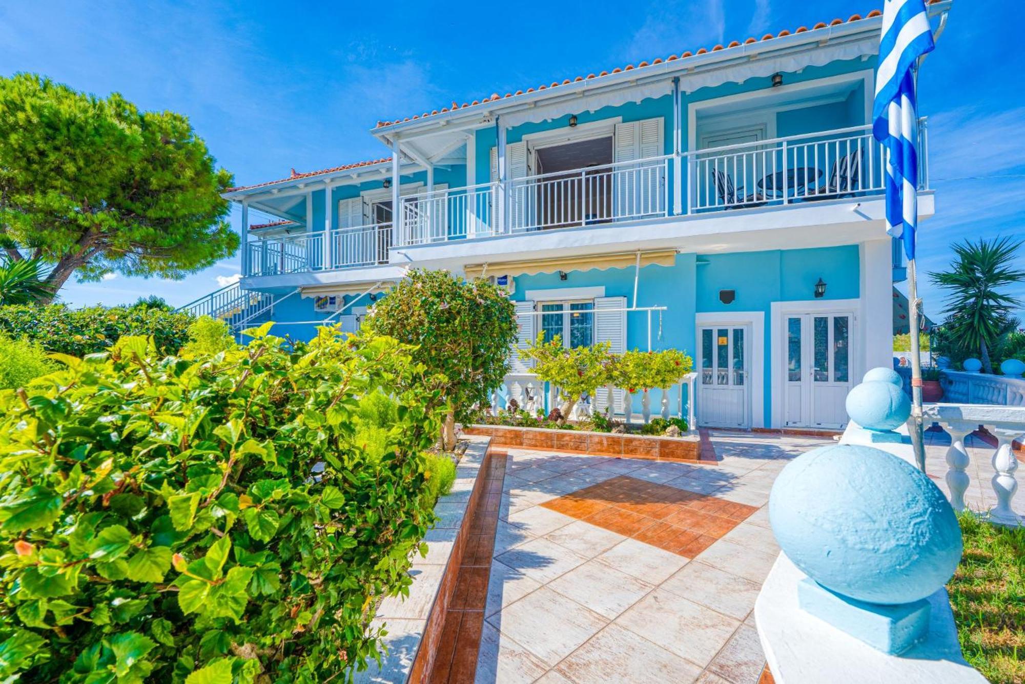 Stathis Beachfront Luxury Rooms Kalamákion Extérieur photo
